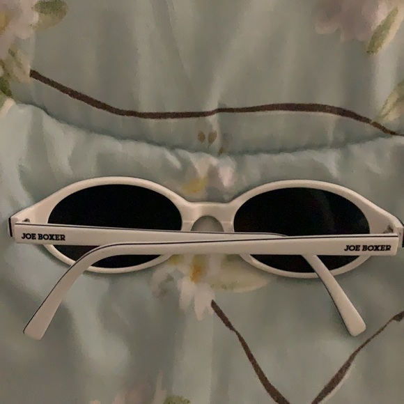 Cute and fun original Joe Boxer glasses. Like brand new no scratches - Picture 3 of 3